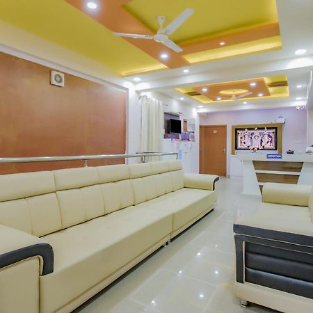 بنغالور Oyo 79181 Sri Dhanalakshmi Boarding & Lodging المظهر الخارجي الصورة