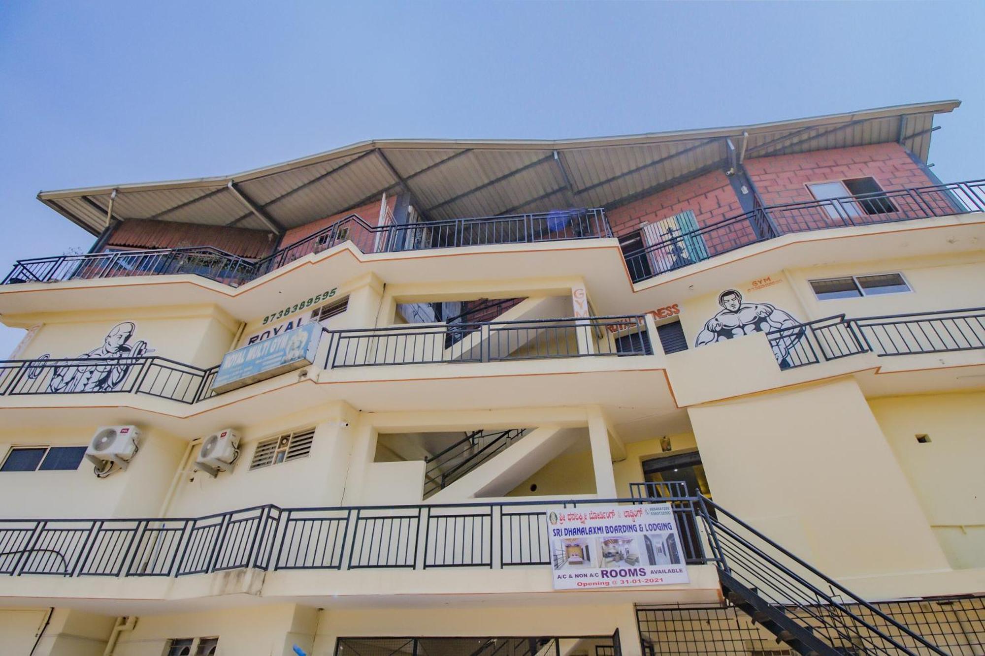 بنغالور Oyo 79181 Sri Dhanalakshmi Boarding & Lodging المظهر الخارجي الصورة