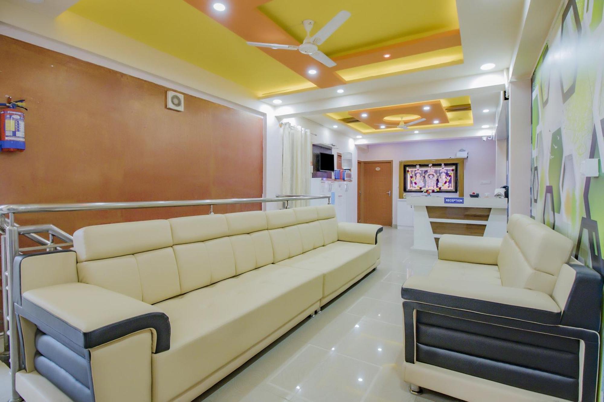 بنغالور Oyo 79181 Sri Dhanalakshmi Boarding & Lodging المظهر الخارجي الصورة