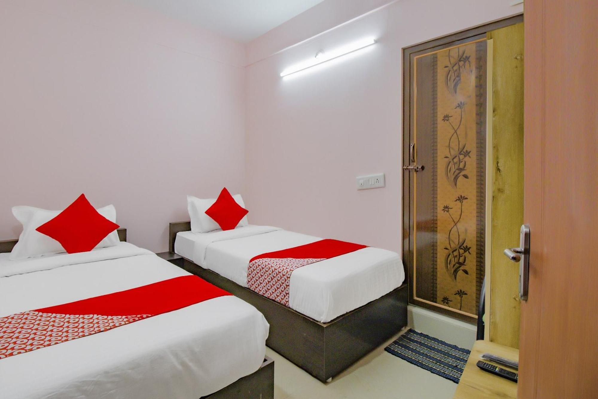 بنغالور Oyo 79181 Sri Dhanalakshmi Boarding & Lodging المظهر الخارجي الصورة