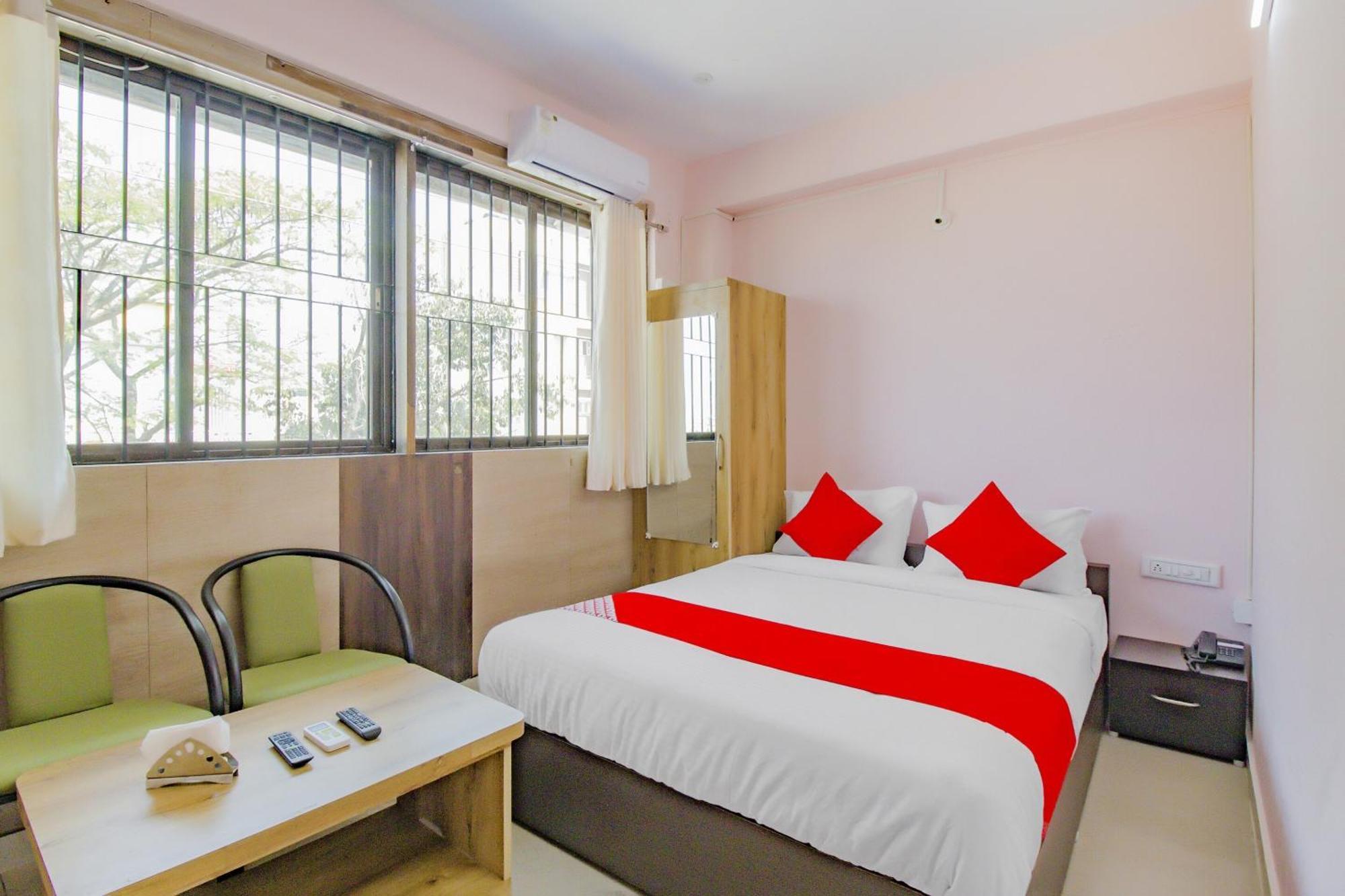بنغالور Oyo 79181 Sri Dhanalakshmi Boarding & Lodging المظهر الخارجي الصورة